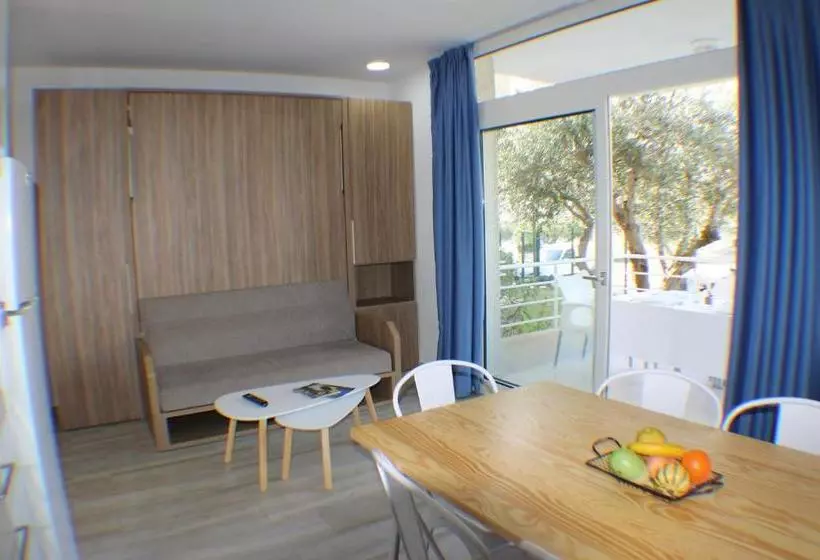 Agi Rescator Apartments