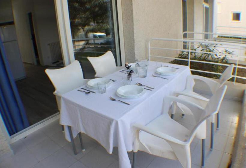 Agi Rescator Apartments