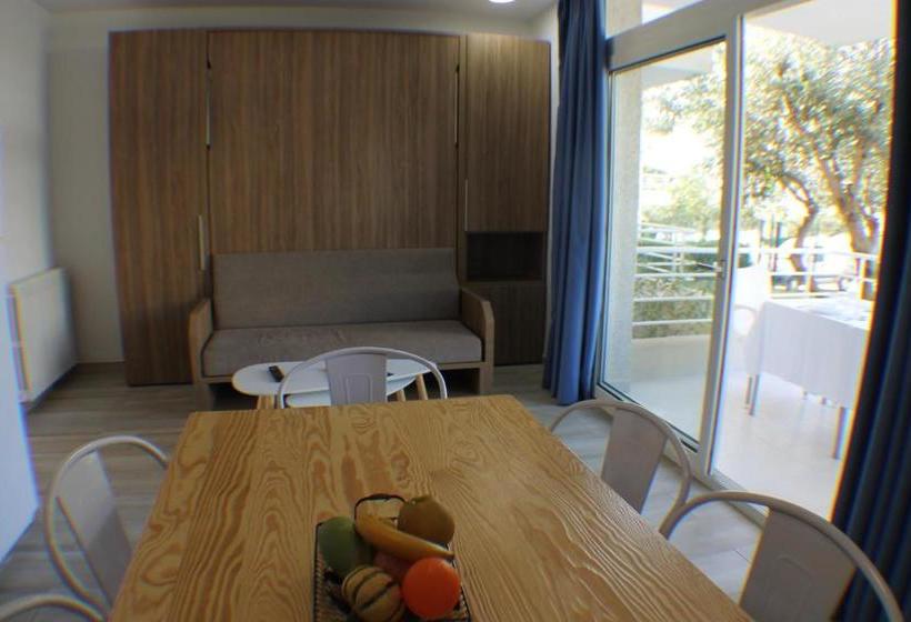 Agi Rescator Apartments