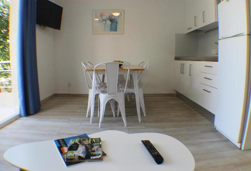 Agi Rescator Apartments