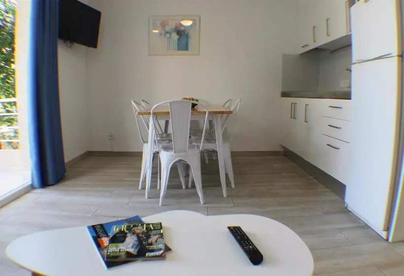 Agi Rescator Apartments