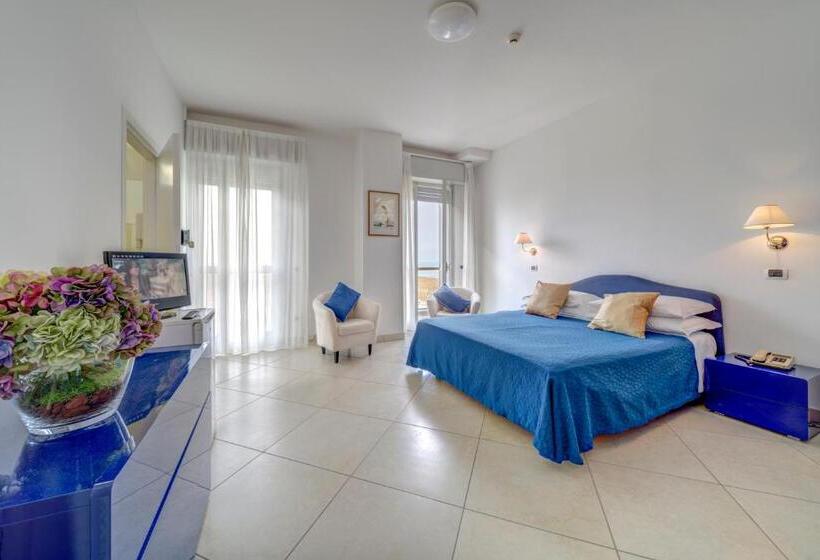 هتل Carlton Beach