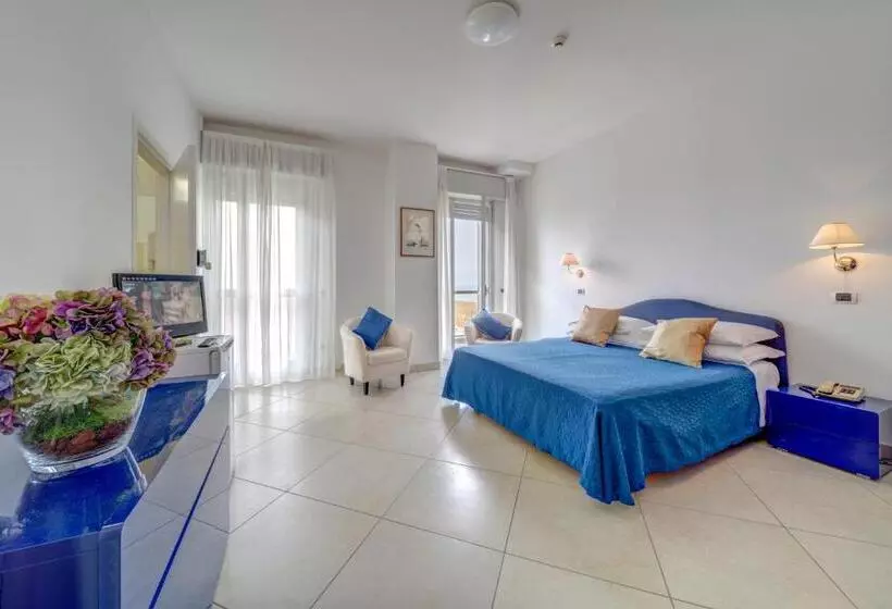 هتل Carlton Beach