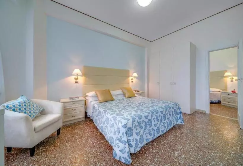 هتل Carlton Beach