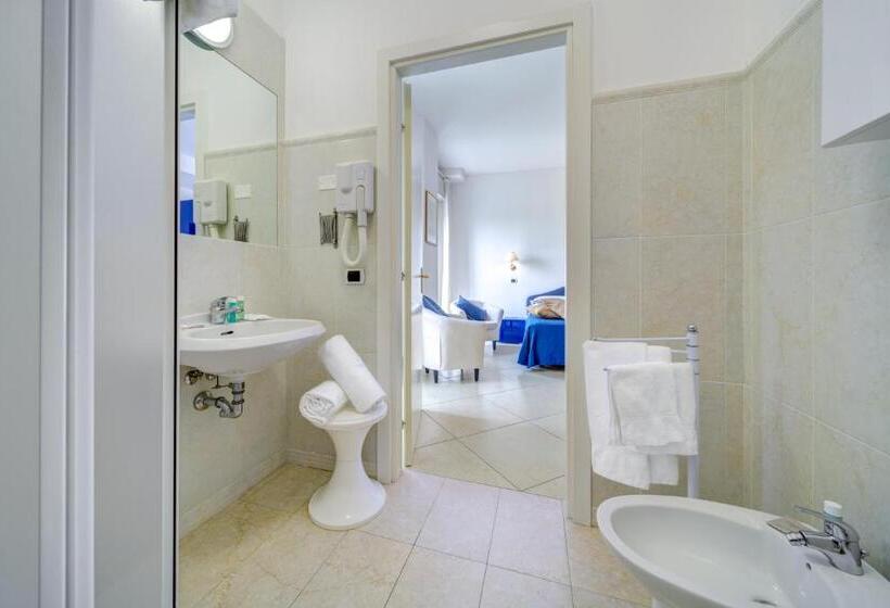 هتل Carlton Beach