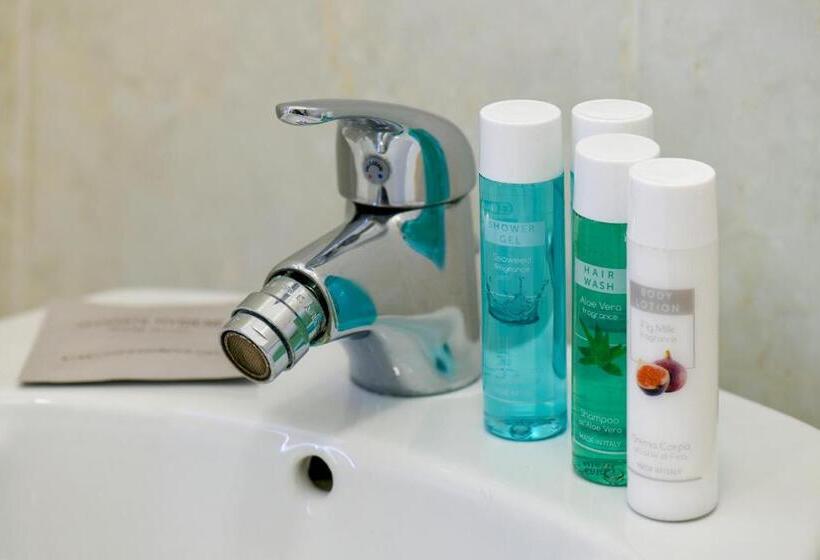 هتل Carlton Beach