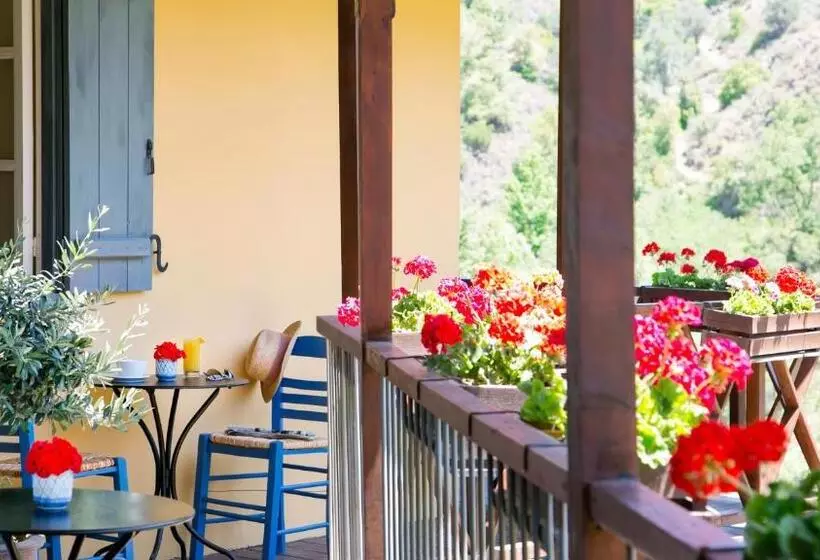 هتل Casale Panayiotis