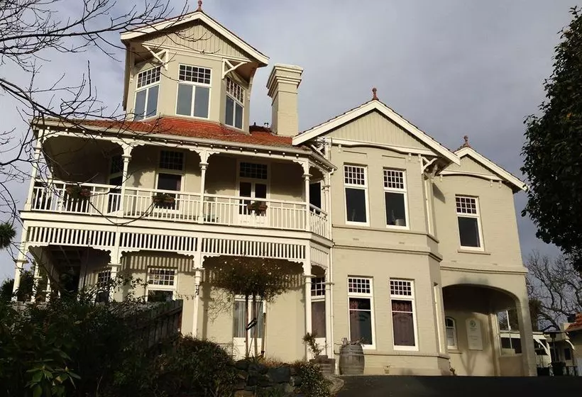 فندق Claremont House