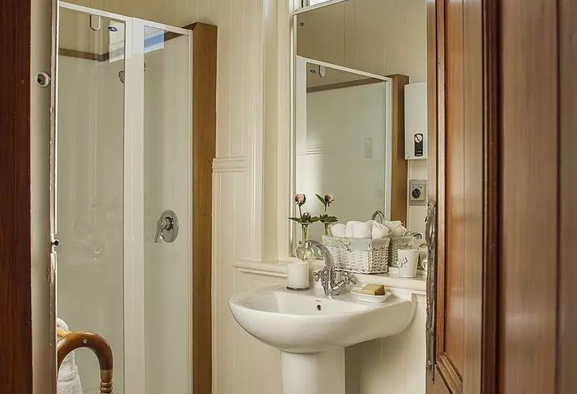 فندق Claremont House