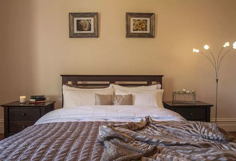 فندق Claremont House