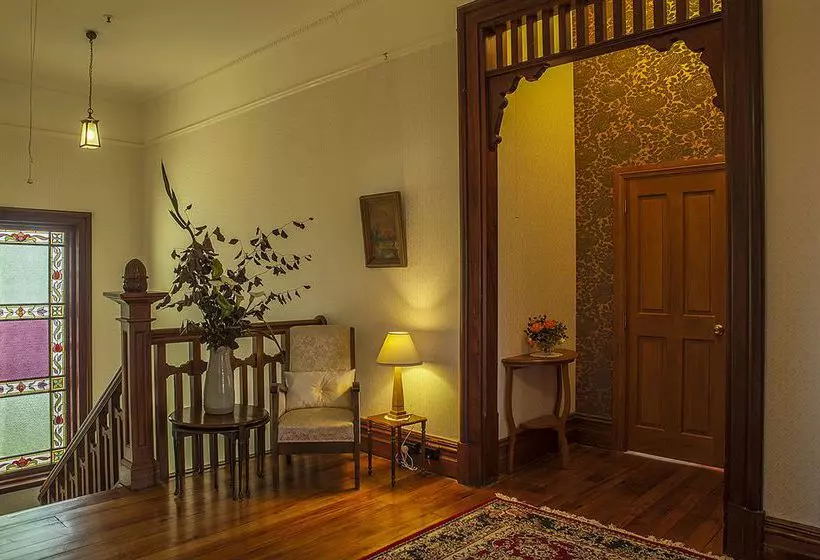 فندق Claremont House