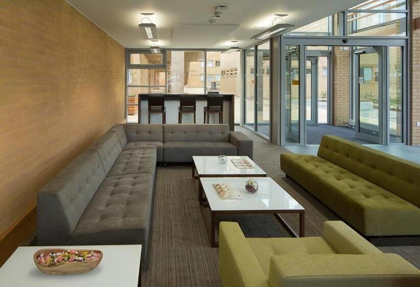 酒店 College Court