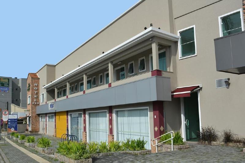 Otel Imperial De Quatro Barras