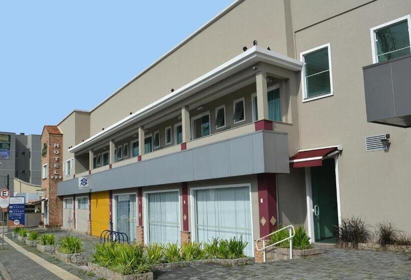 Otel Imperial De Quatro Barras