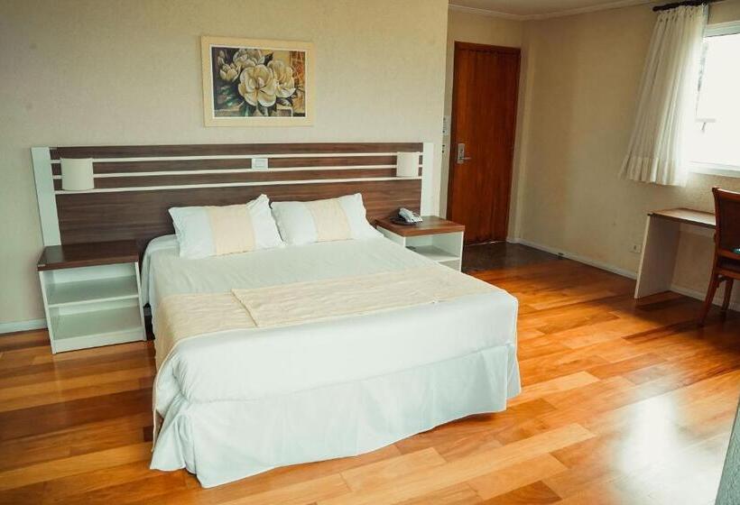 Otel Imperial De Quatro Barras