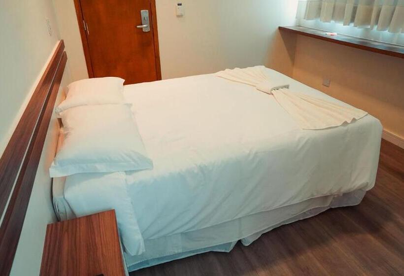 Otel Imperial De Quatro Barras