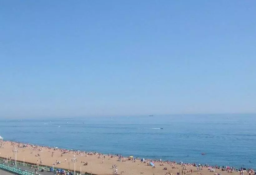 בית מלון כפרי Legends