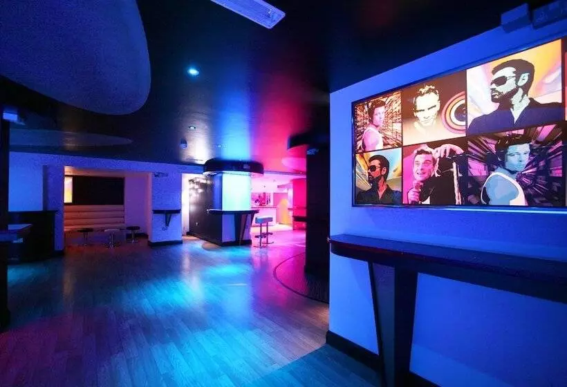 בית מלון כפרי Legends