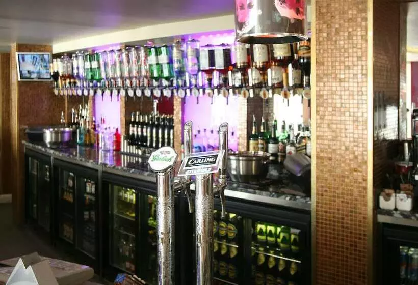 בית מלון כפרי Legends