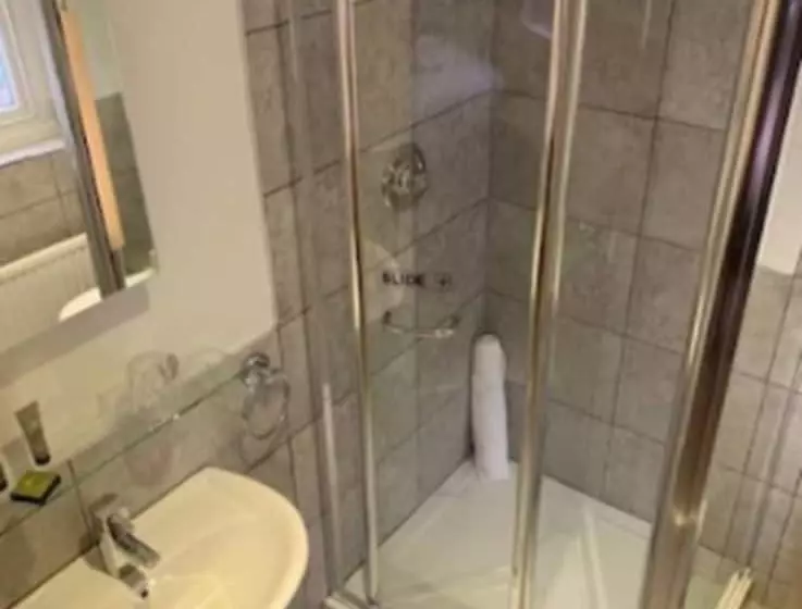 בית מלון כפרי Legends