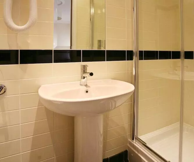 בית מלון כפרי Legends