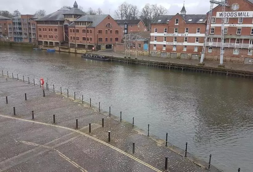 ホテル Lil's On The Waterfront