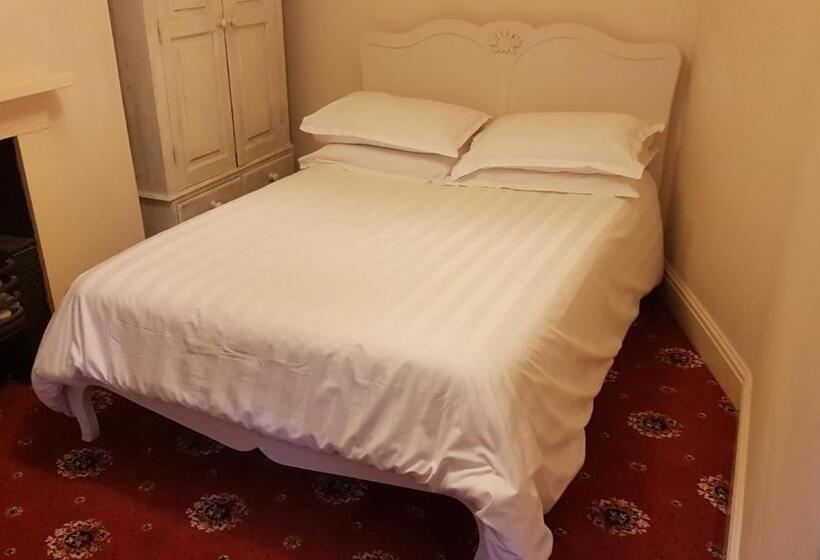 هتل Lil's On The Waterfront