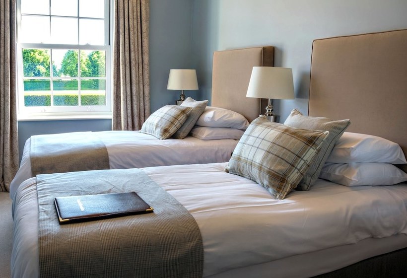 فندق ريفى Cedar Falls Health Spa