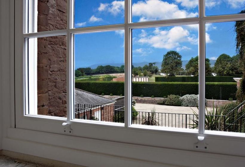 فندق ريفى Cedar Falls Health Spa