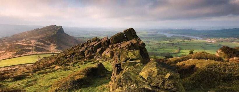 乡村酒店 The Dog & Doublet Inn