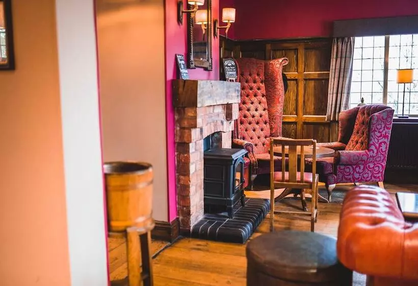 בית מלון כפרי The Dog & Doublet Inn