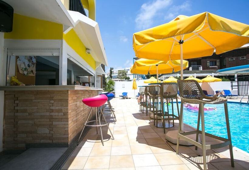 Sea Cleonapa Hotel & Annex