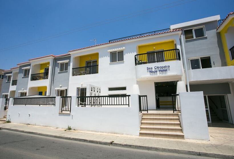 Sea Cleonapa Hotel & Annex