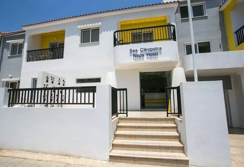 Sea Cleonapa Hotel & Annex