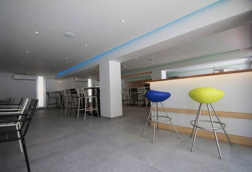 Sea Cleonapa Hotel & Annex