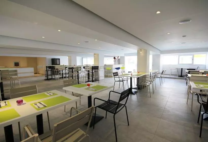 Sea Cleonapa Hotel & Annex