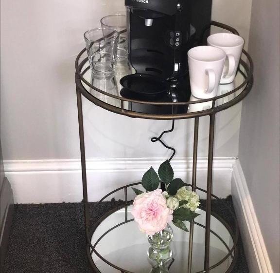 هتل Lil's On The Waterfront