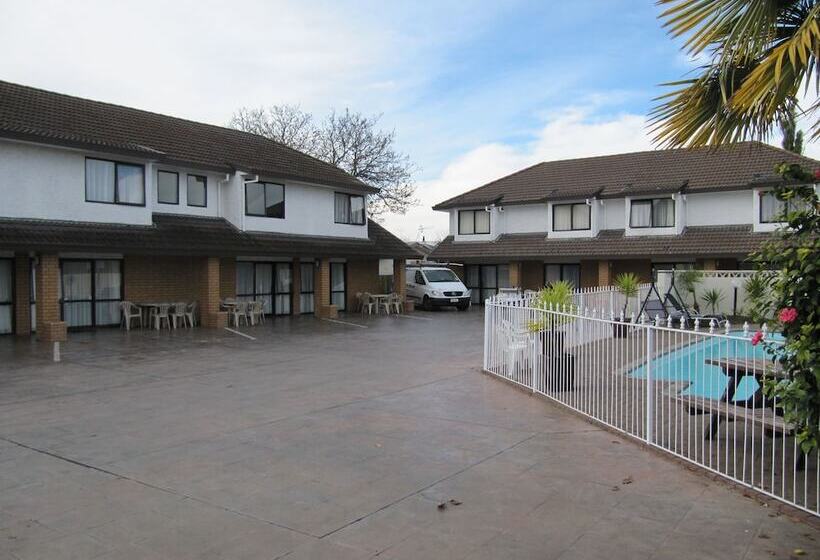 فندق على الطريق Palm City Motor Inn