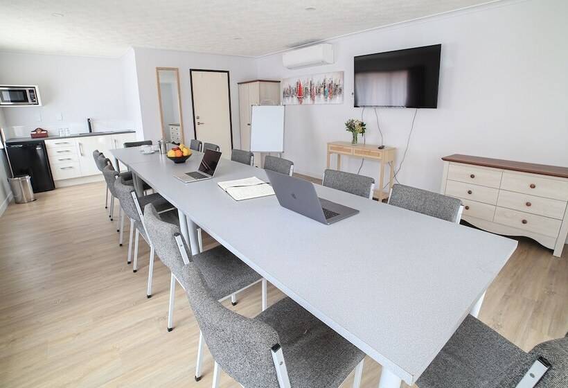 فندق على الطريق Palm City Motor Inn