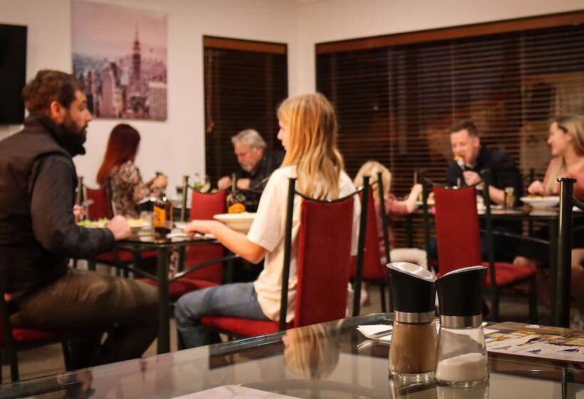 فندق على الطريق Palm City Motor Inn