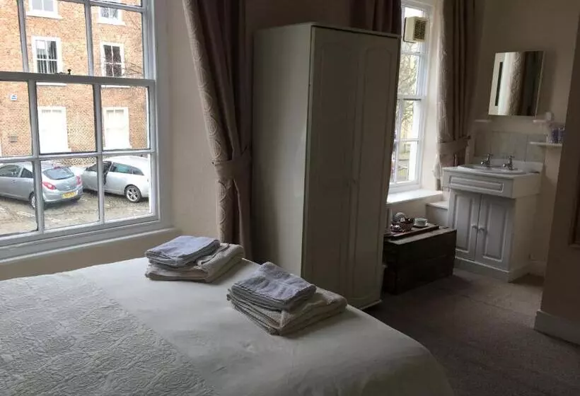 ペンション The Buck Inn