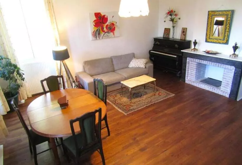 ベッドアンドブレックファースト La Demeure Des Fleurs