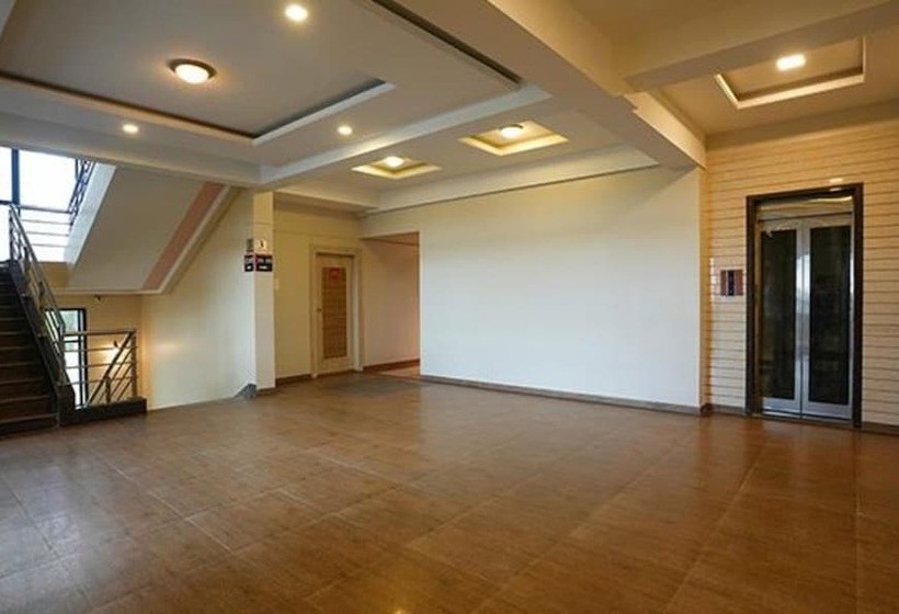 Fabhotel Prime Rester Select