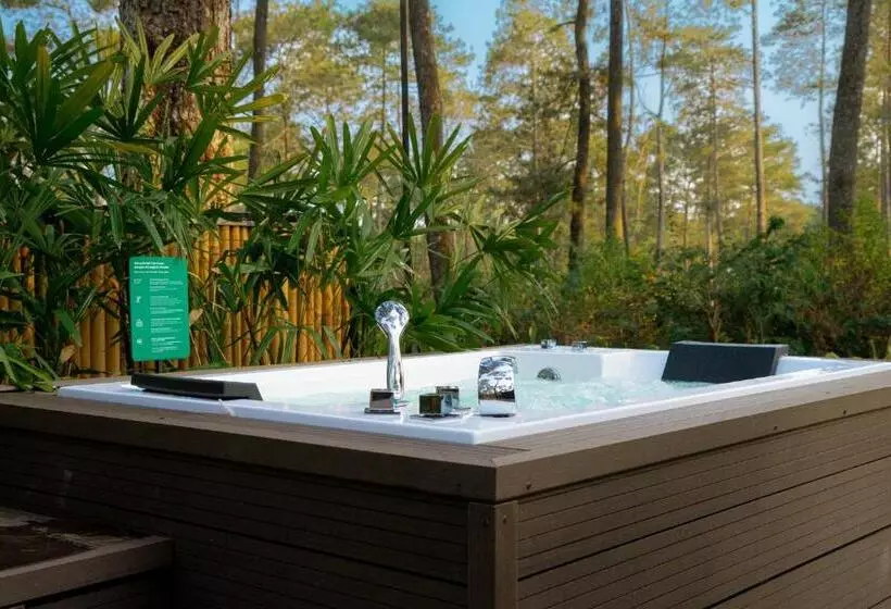 Lomakeskus Bobocabin Cikole, Bandung