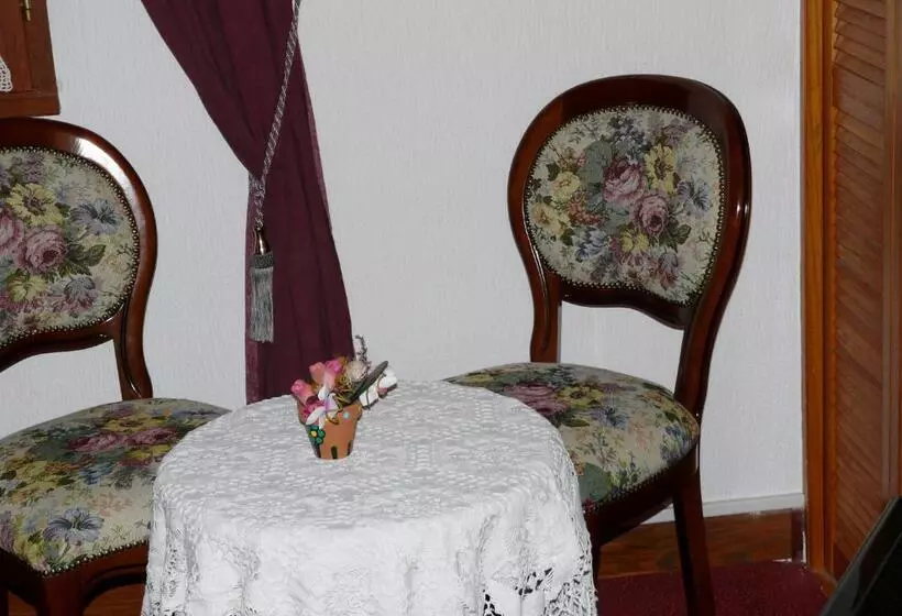 Aamiaismajoitus (B&B) Chambre Chez Sylvie