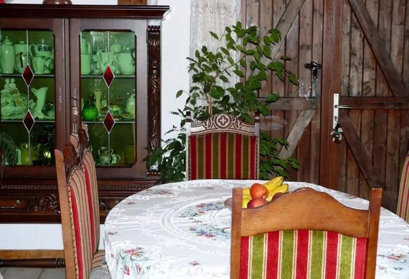 Aamiaismajoitus (B&B) Chambre Chez Sylvie
