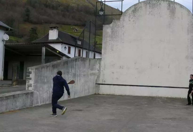 Aamiaismajoitus (B&B) Chambre Chez Sylvie