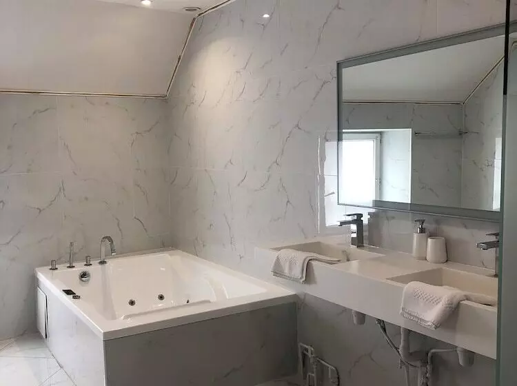 ホテル Authentic By Balladins   Domaine Malar