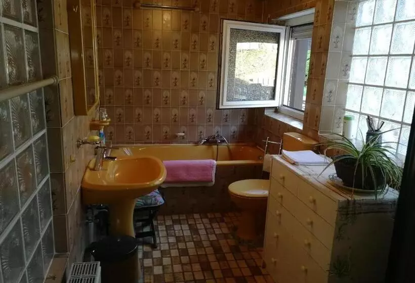 Hotelli Gasthaus Hochwald