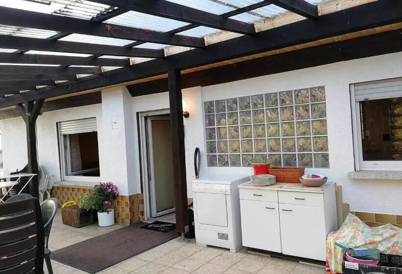 Hotelli Gasthaus Hochwald